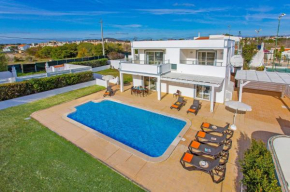 Villa Pianda by Villa Plus